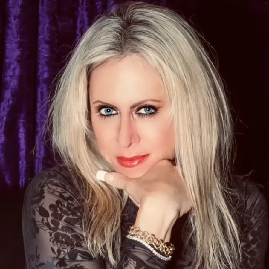 Public Bluesky promotional portrait of Mistress Pasha.